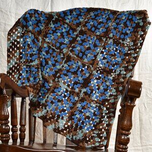 New hand crocheted afghan throw blanket soft beautiful colors 33"x41"